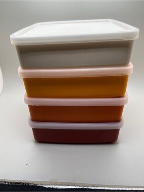 Lot of 4 Vintage Tupperware Harvest Square-A-Way Sandwich Keepers 670